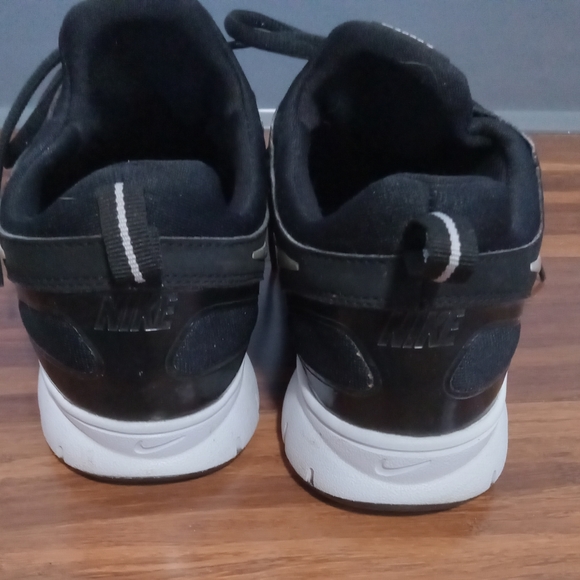 Nike Training In Season TR2 shoes. - Picture 5 of 5